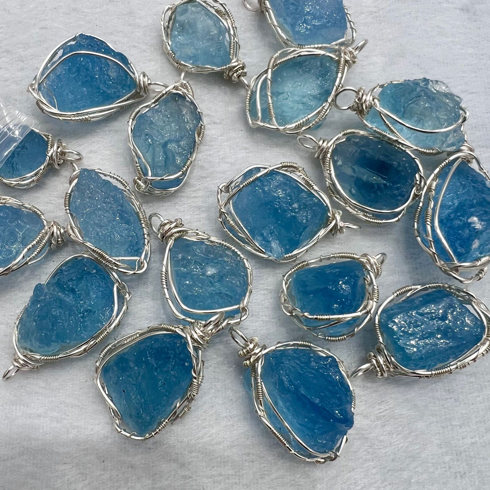 Natural Raw Aquamarine Necklace, Gold Wire Wrapped Rough Crystal Pendant, March Birthstone Jewelry for Women, Handmade Blue Gemstone Healing Stone, Sea-Inspired Spiritual Gift
